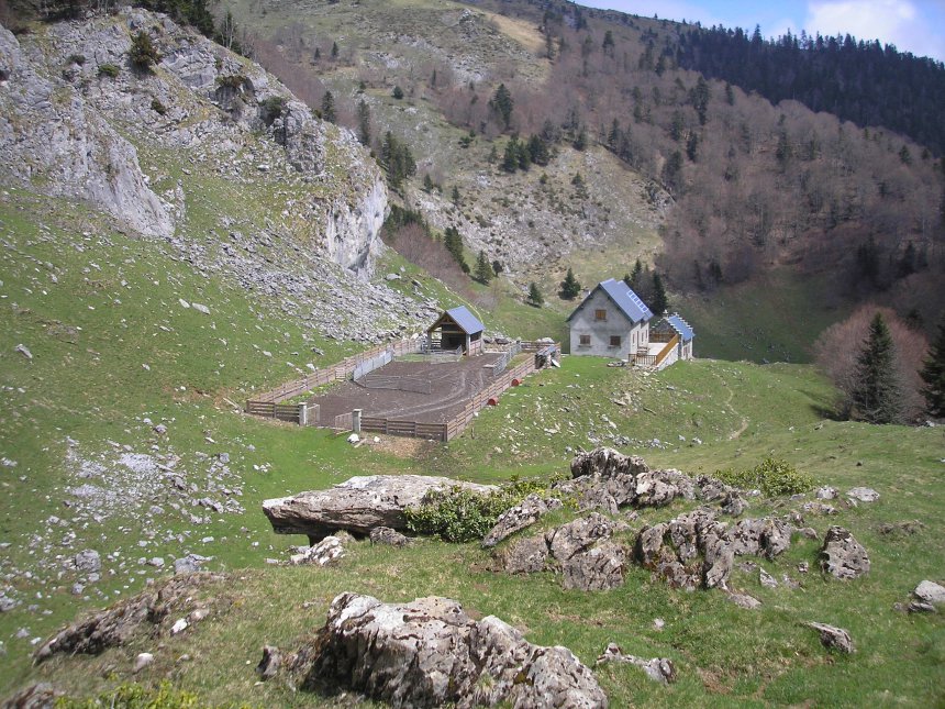   La cabane de Larreix sur les flancs du cagire